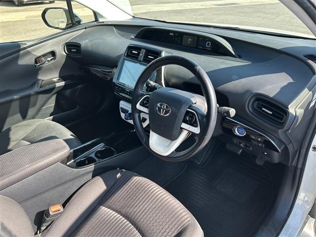 Toyota PRIUS 2018 8272555-4