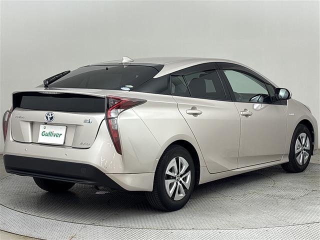 Toyota PRIUS 2016 8272557-16