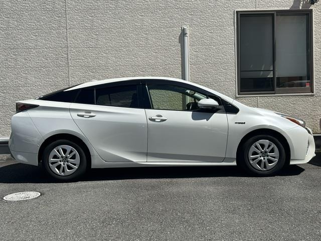 Toyota PRIUS 2017 8272561-5