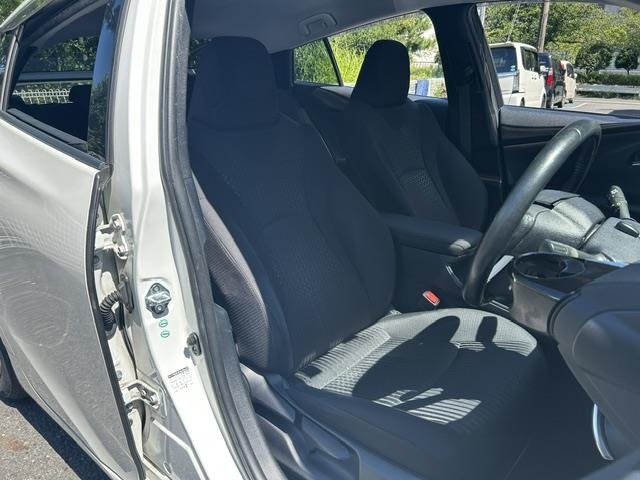 Toyota PRIUS 2017 8272561-8