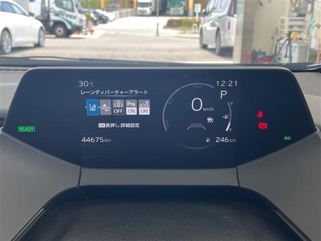 Toyota PRIUS 2023 8272563-22