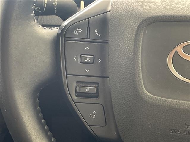 Toyota PRIUS 2023 8272563-4