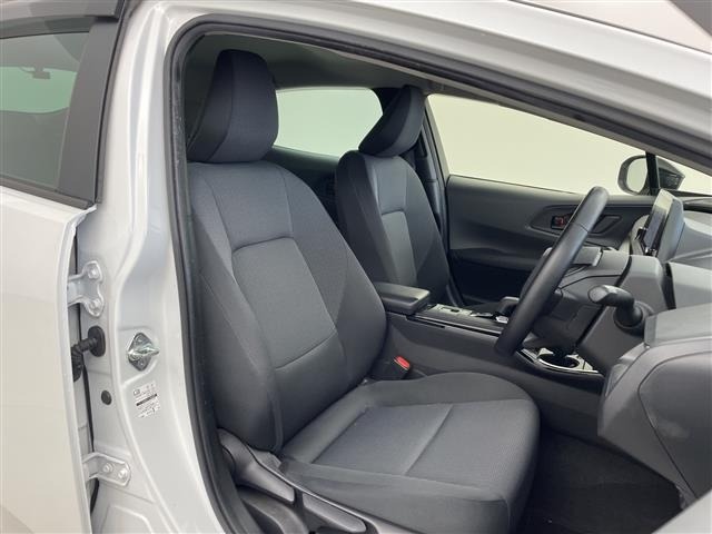 Toyota PRIUS 2023 8272564-3
