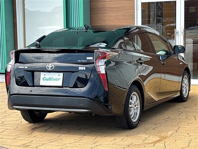 Toyota PRIUS 2017 8272566-2