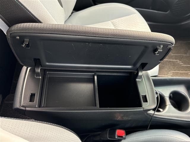 Toyota PRIUS 2017 8272566-5