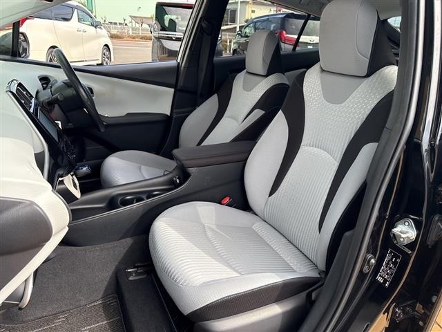 Toyota PRIUS 2017 8272566-7