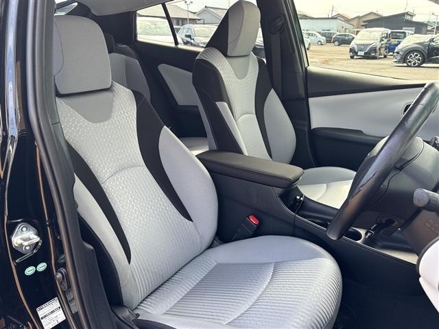 Toyota PRIUS 2017 8272566-9