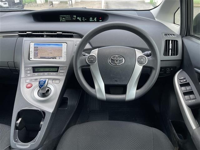 Toyota PRIUS 2014 8272567-17