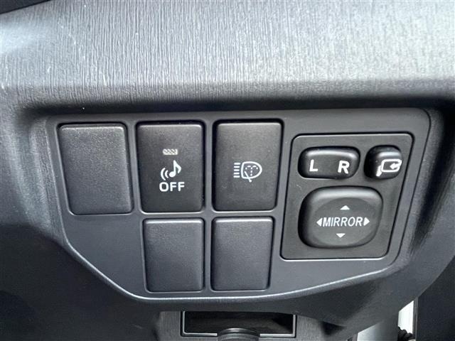 Toyota PRIUS 2014 8272567-9