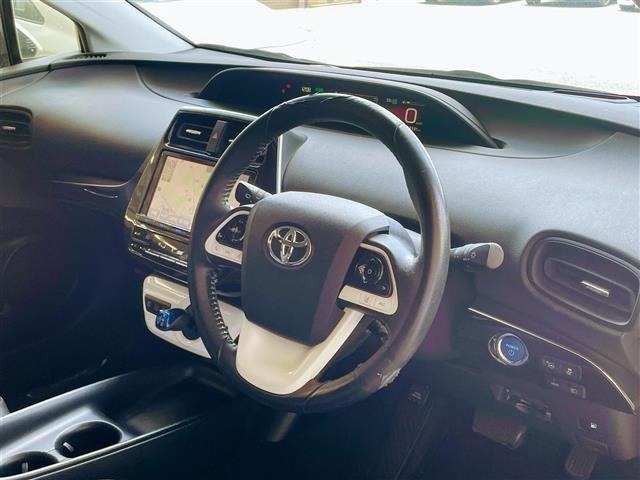 Toyota PRIUS 2017 8272568-10