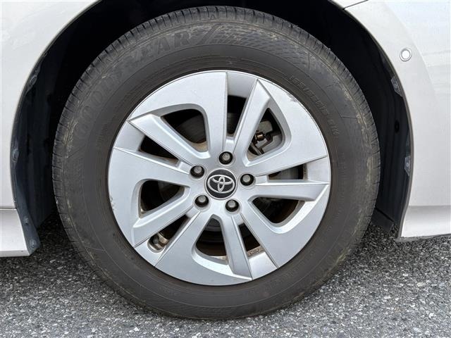 Toyota PRIUS 2017 8272568-16