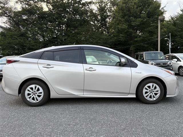 Toyota PRIUS 2017 8272568-21