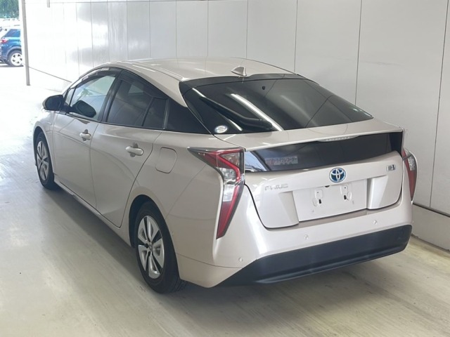 Toyota PRIUS 2016 8272574-1