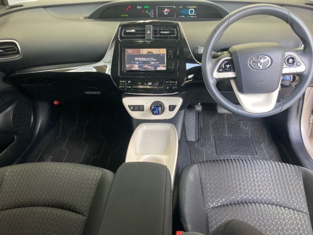 Toyota PRIUS 2016 8272574-4