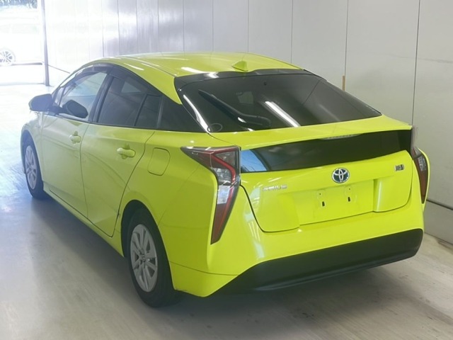 Toyota PRIUS 2016 8272575-1