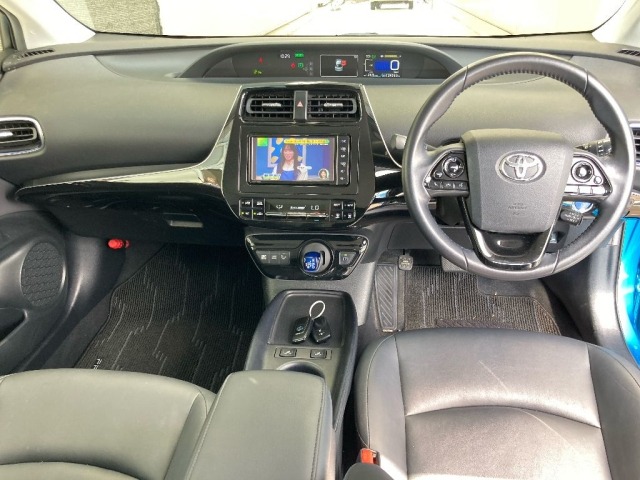 Toyota PRIUS 2019 8272579-4