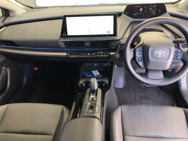 Toyota PRIUS 2023 8272580-4