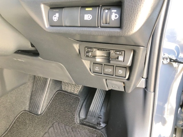 Toyota PRIUS 2023 8272580-5