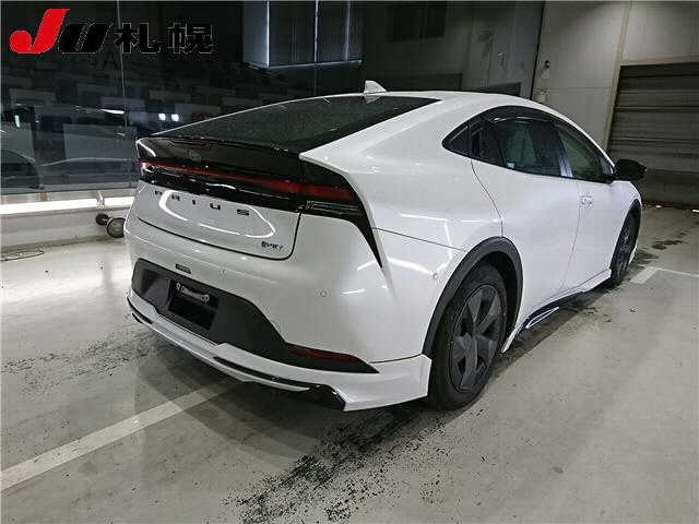 Toyota PRIUS 2023 8272581-1