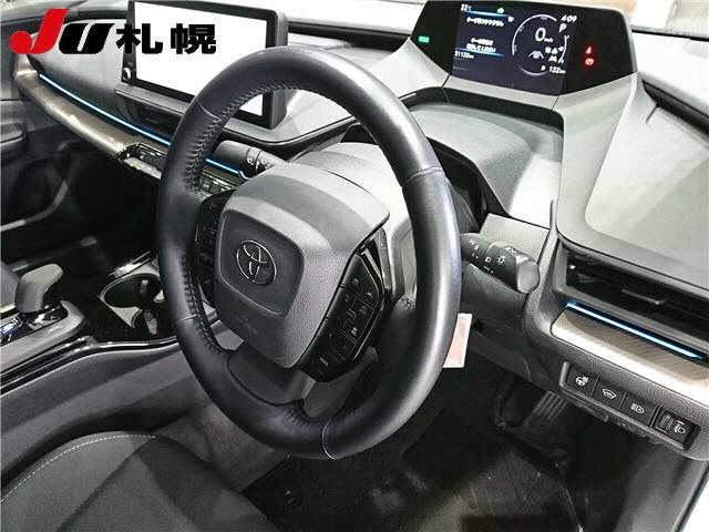 Toyota PRIUS 2023 8272581-3