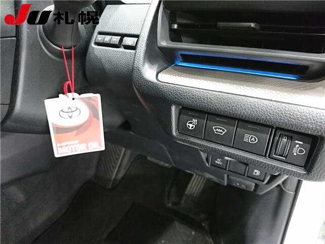 Toyota PRIUS 2023 8272581-4