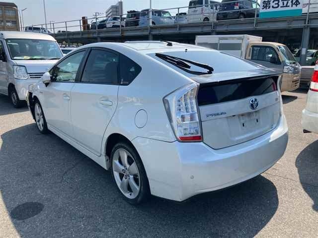 Toyota PRIUS 2010 8272586-1
