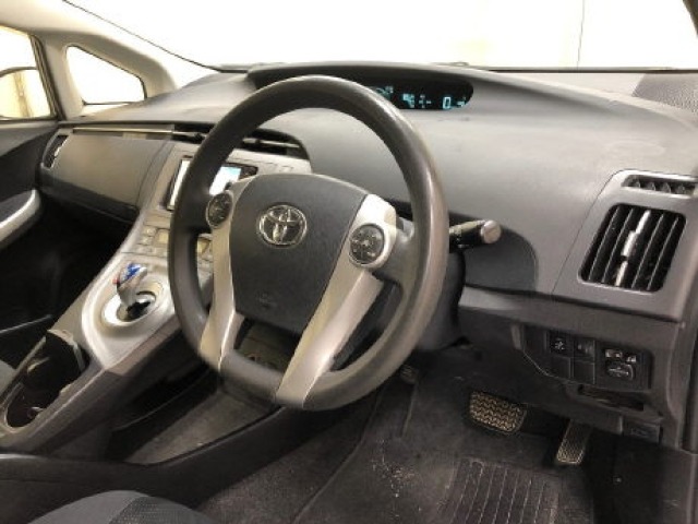 Toyota PRIUS 2016 8272587-5