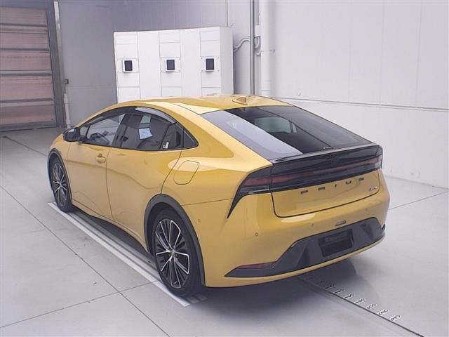 Toyota PRIUS 2025 8272588-1