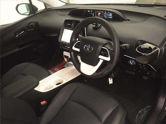 Toyota PRIUS 2016 8272589-3