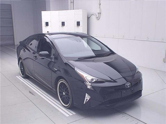 Toyota PRIUS 2018 8272592-0