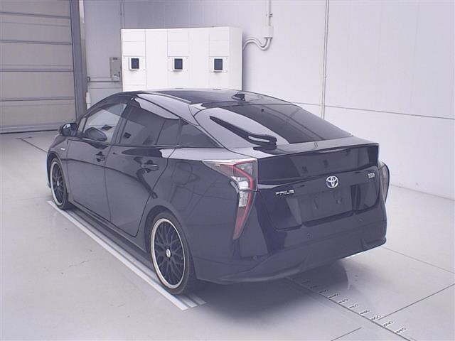 Toyota PRIUS 2018 8272592-1