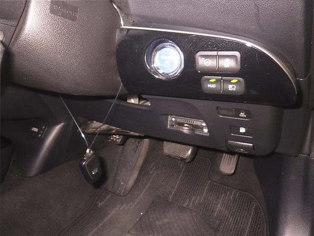 Toyota PRIUS 2018 8272592-8