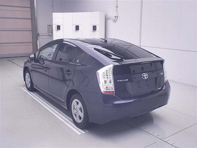 Toyota PRIUS 2011 8272593-1