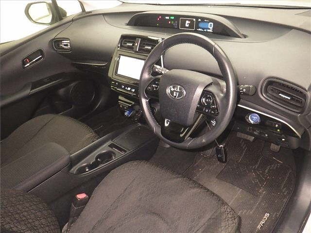 Toyota PRIUS 2021 8272595-3
