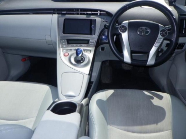 Toyota PRIUS 2014 8272599-3