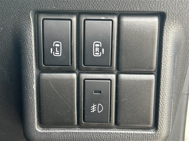 Nissan ROOX 2013 8270941-6