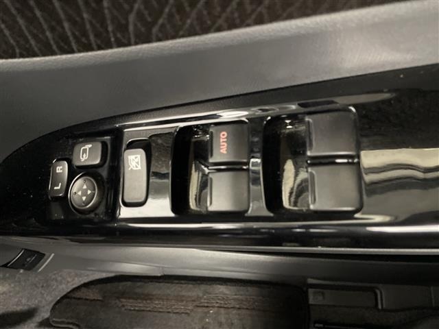 Nissan ROOX 2011 8270956-9