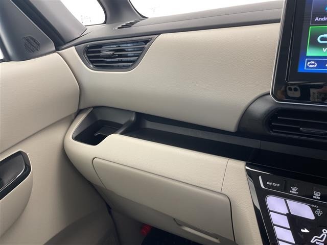 Nissan ROOX 2023 8270982-8