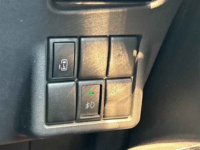 Nissan ROOX 2010 8271006-1