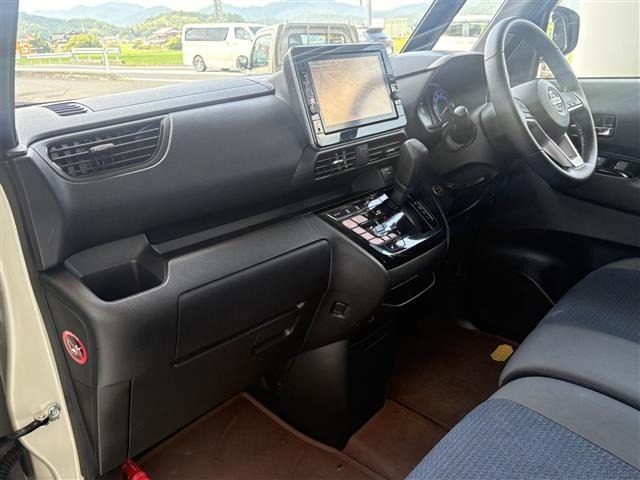 Nissan ROOX 2021 8271018-9