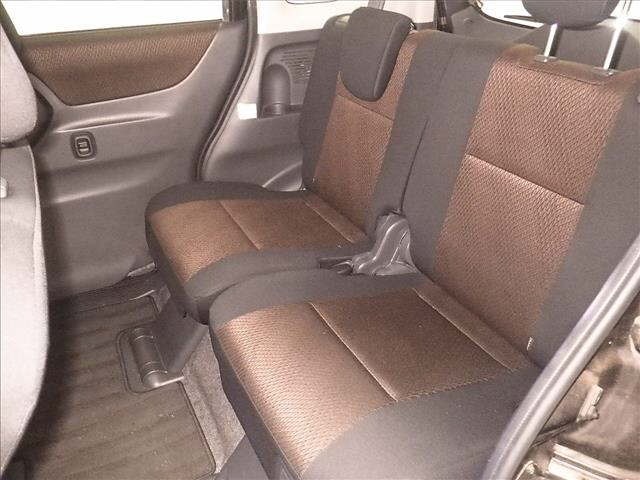 Nissan ROOX 2012 8271052-7