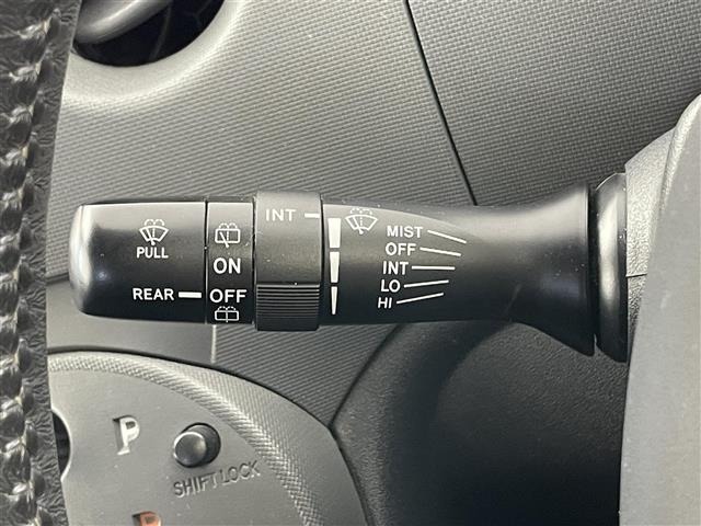Toyota SIENTA 2012 8268024-3