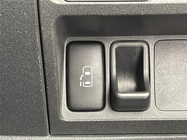 Toyota SIENTA 2012 8268024-9