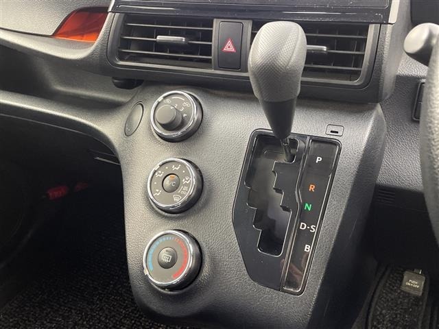 Toyota SIENTA 2015 8268044-10
