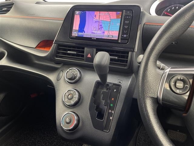 Toyota SIENTA 2015 8268044-9