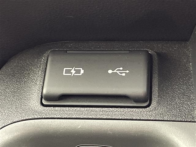 Toyota SIENTA 2023 8268194-6