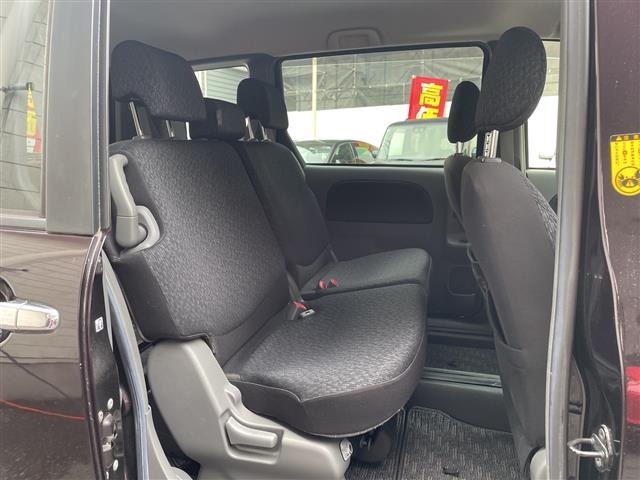 Toyota SIENTA 2015 8268221-8