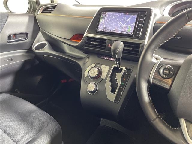 Toyota SIENTA 2015 8268222-3