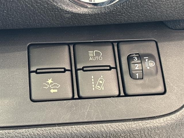 Toyota SIENTA 2016 8268232-1
