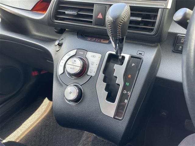 Toyota SIENTA 2015 8268277-21